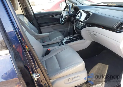 2019 Honda Pilot Touring from USA, damaged, VIN 5FNYF6H68KB001978